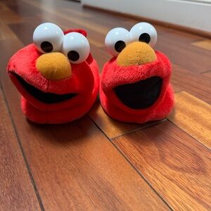 🍎 Sesame Street Red Elmo Toddler Plush Slippers